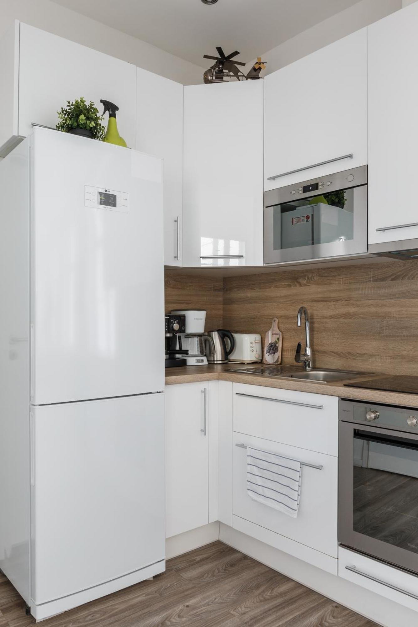 Apartment Days - Stylish In New Town